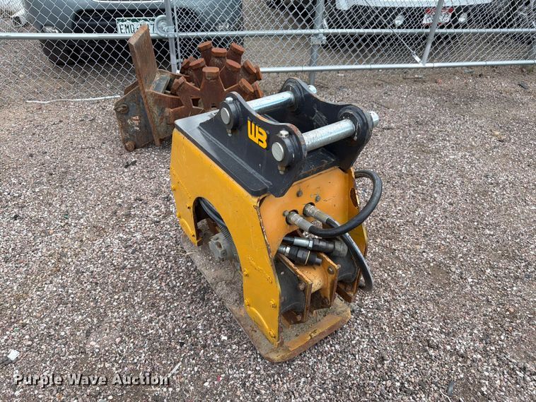 image for item FM7540 2021 John Deere 60G mini excavator