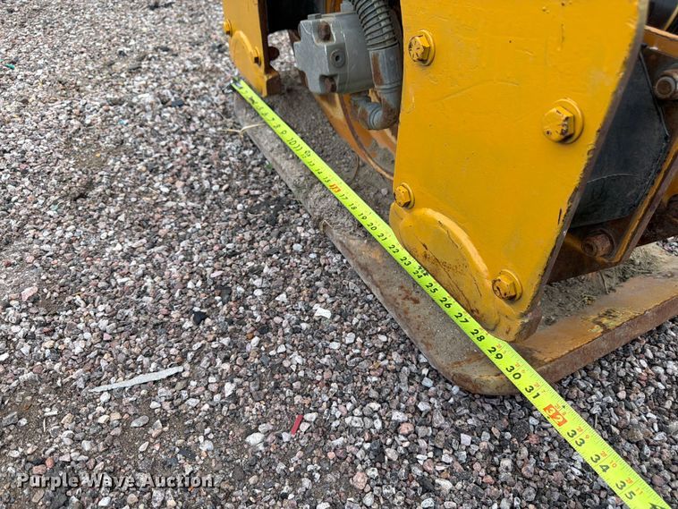 image for item FM7540 2021 John Deere 60G mini excavator