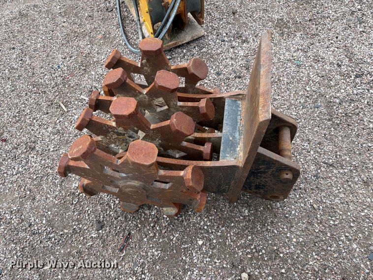 image for item FM7540 2021 John Deere 60G mini excavator