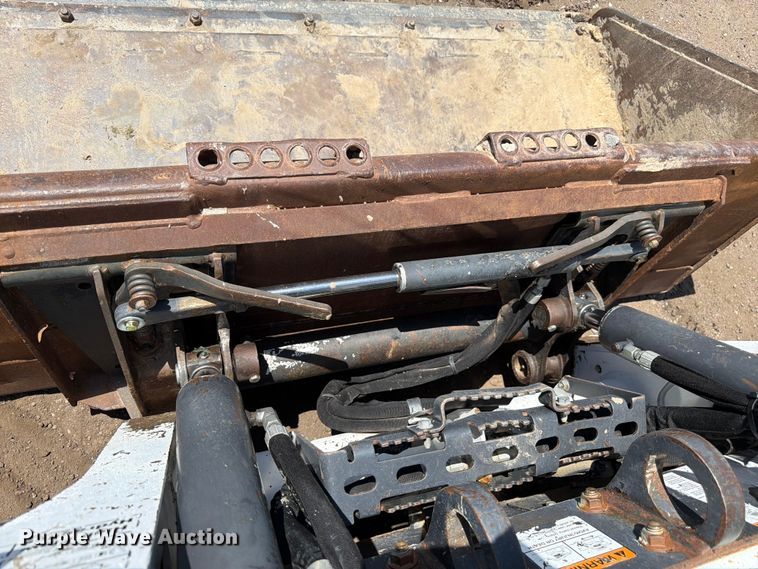 image for item FM7541 2017 Bobcat S595 skid steer loader