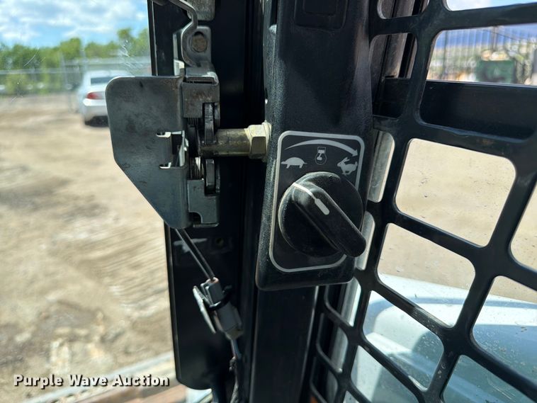 image for item FM7541 2017 Bobcat S595 skid steer loader