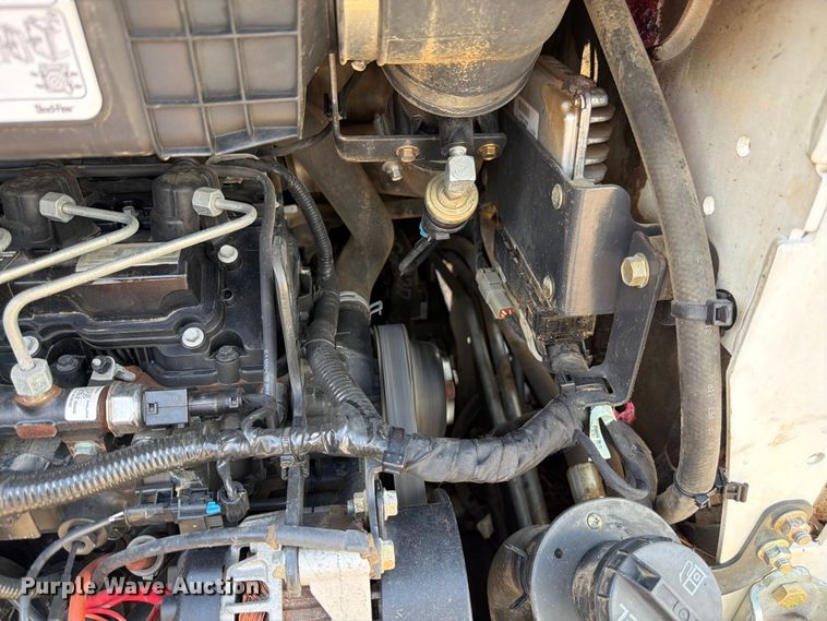 image for item FM7541 2017 Bobcat S595 skid steer loader