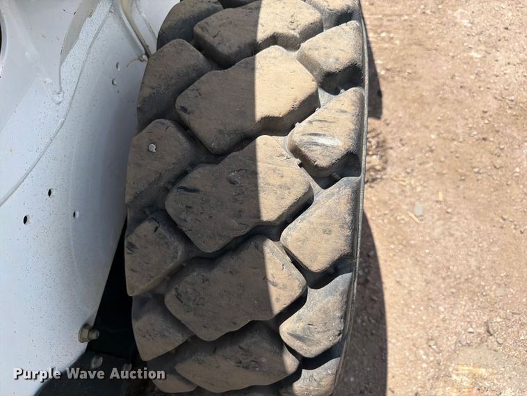 image for item FM7541 2017 Bobcat S595 skid steer loader