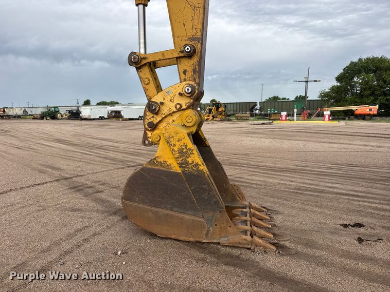image for item NA9386 1997 Caterpillar 330BL excavator