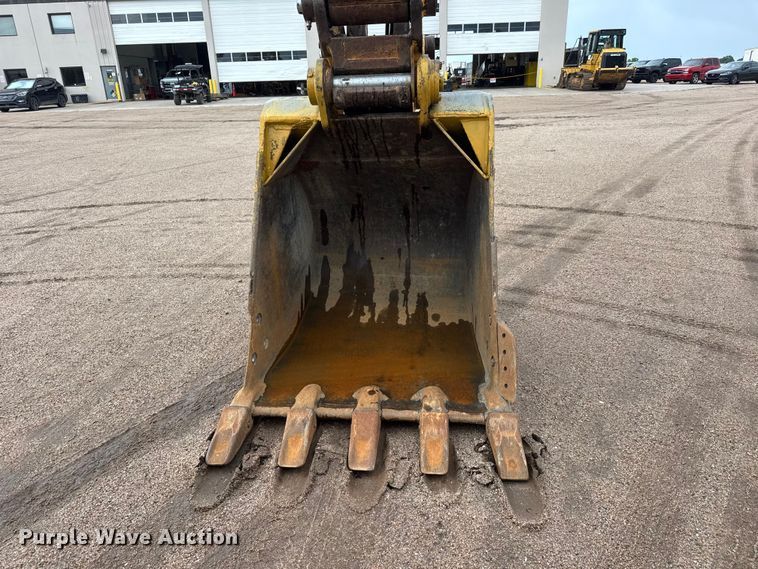 image for item NA9386 1997 Caterpillar 330BL excavator