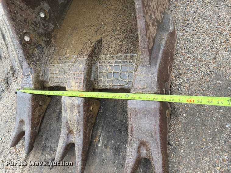 image for item NA9387 2006 Caterpillar 330D excavator