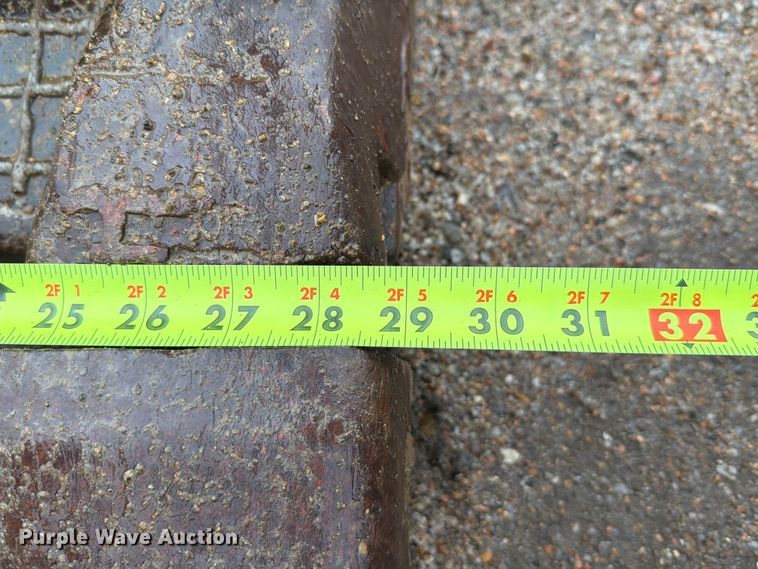 image for item NA9387 2006 Caterpillar 330D excavator
