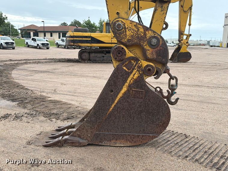 image for item NA9387 2006 Caterpillar 330D excavator