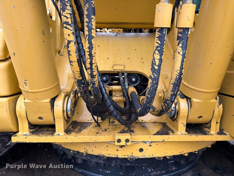 image for item NA9387 2006 Caterpillar 330D excavator