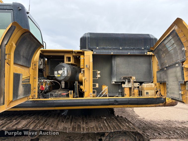 image for item NA9387 2006 Caterpillar 330D excavator