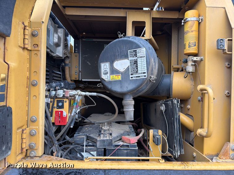 image for item NA9387 2006 Caterpillar 330D excavator