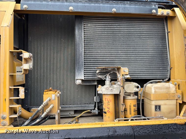 image for item NA9387 2006 Caterpillar 330D excavator