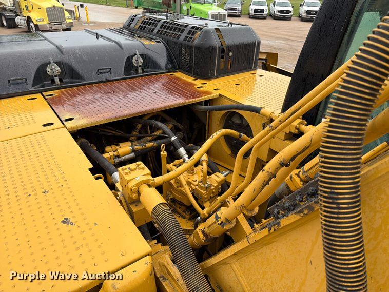 image for item NA9387 2006 Caterpillar 330D excavator