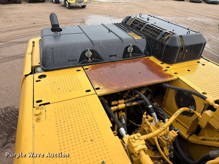 image for item NA9387 2006 Caterpillar 330D excavator