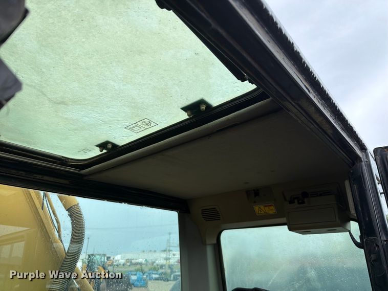 image for item NA9387 2006 Caterpillar 330D excavator