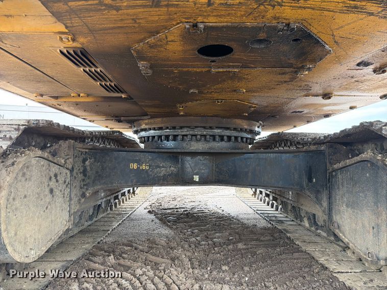 image for item NA9387 2006 Caterpillar 330D excavator