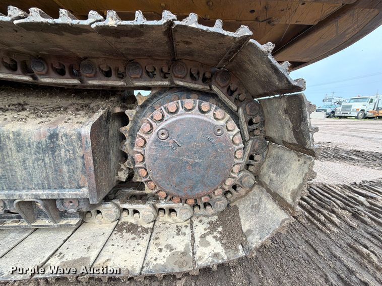 image for item NA9387 2006 Caterpillar 330D excavator