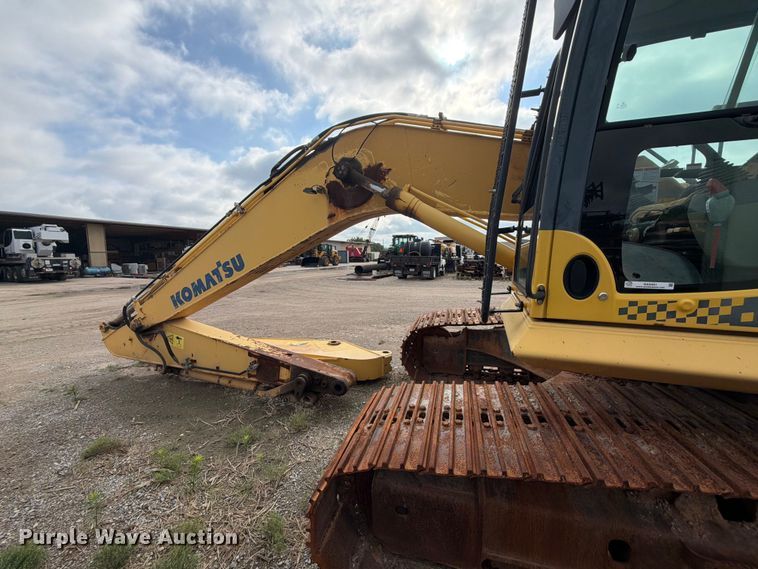 image for item NA9481 2012 Komatsu HB215LC-1 Hybrid excavator