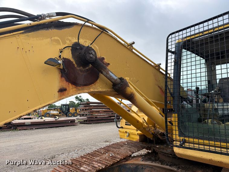 image for item NA9481 2012 Komatsu HB215LC-1 Hybrid excavator