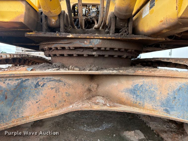 image for item NA9481 2012 Komatsu HB215LC-1 Hybrid excavator