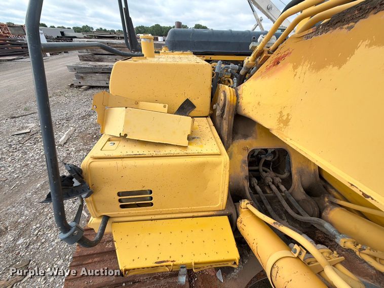 image for item NA9481 2012 Komatsu HB215LC-1 Hybrid excavator