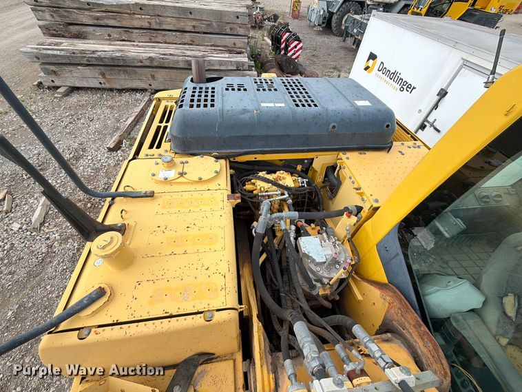 image for item NA9481 2012 Komatsu HB215LC-1 Hybrid excavator