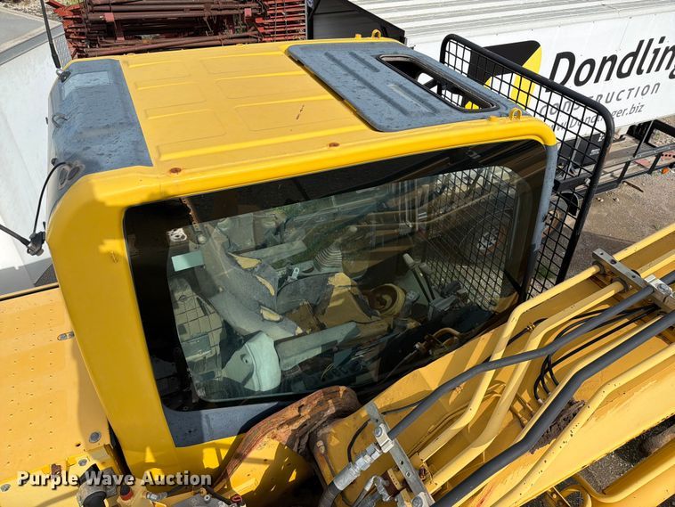 image for item NA9481 2012 Komatsu HB215LC-1 Hybrid excavator