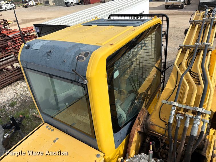 image for item NA9481 2012 Komatsu HB215LC-1 Hybrid excavator