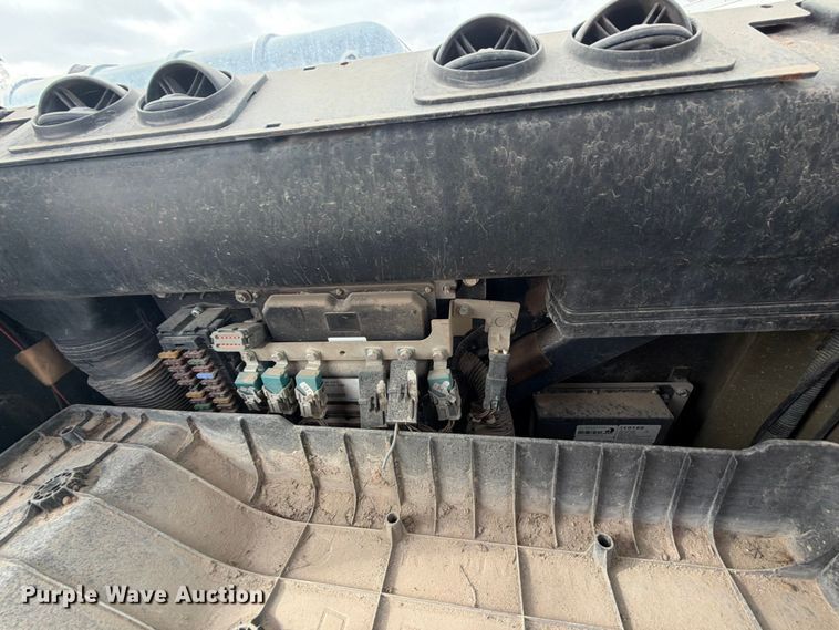image for item NA9481 2012 Komatsu HB215LC-1 Hybrid excavator