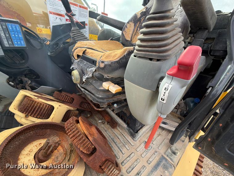 image for item NA9481 2012 Komatsu HB215LC-1 Hybrid excavator
