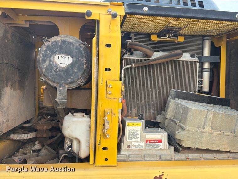 image for item NA9481 2012 Komatsu HB215LC-1 Hybrid excavator