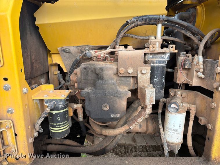 image for item NA9481 2012 Komatsu HB215LC-1 Hybrid excavator