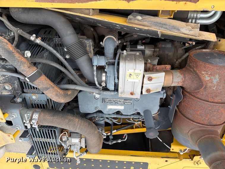 image for item NA9481 2012 Komatsu HB215LC-1 Hybrid excavator
