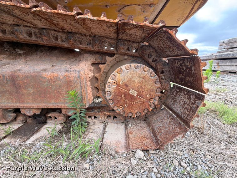image for item NA9481 2012 Komatsu HB215LC-1 Hybrid excavator