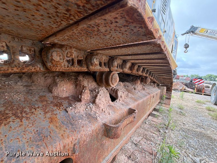 image for item NA9481 2012 Komatsu HB215LC-1 Hybrid excavator