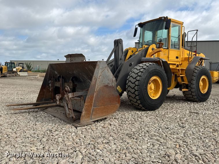 Photo of a 2006 Volvo L120E