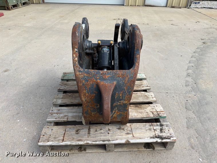 image for item NA9485 2022 JRB PowerLatch quick coupler