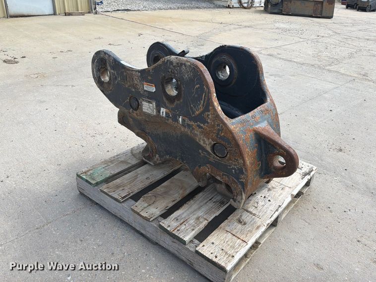 image for item NA9485 2022 JRB PowerLatch quick coupler