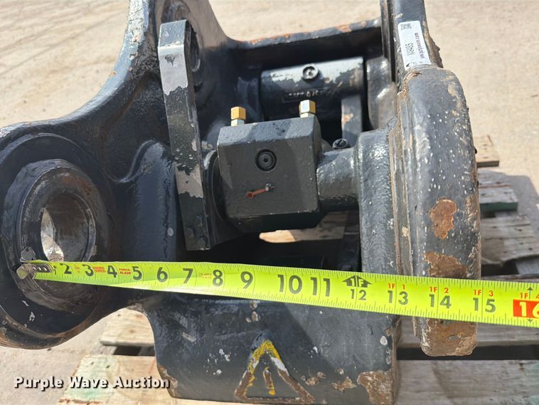 image for item NA9485 2022 JRB PowerLatch quick coupler
