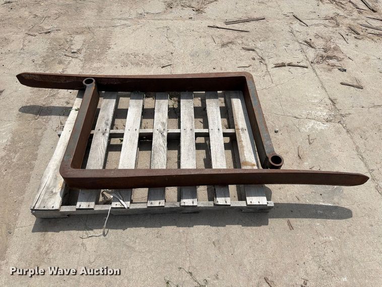 image for item NA9486 (3) sets of forks