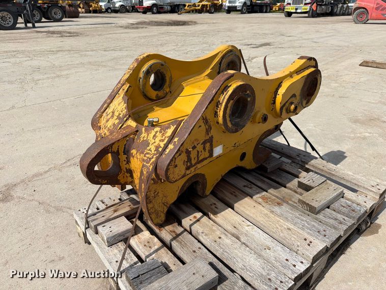 image for item NA9487 Caterpillar quick coupler