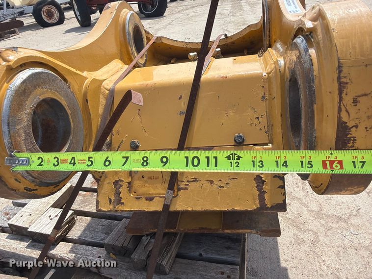 image for item NA9487 Caterpillar quick coupler