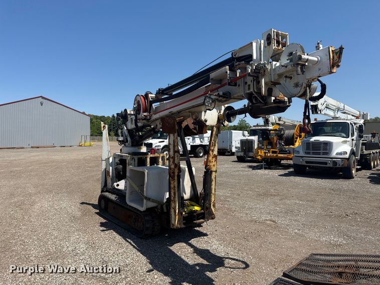 image for item ND9482 2012 EZ Hauler 5500 mini digger derrick 