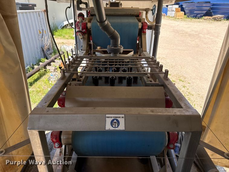 image for item ND9483 1996 ECONOLINE FTXI3200 portable belt press trailer