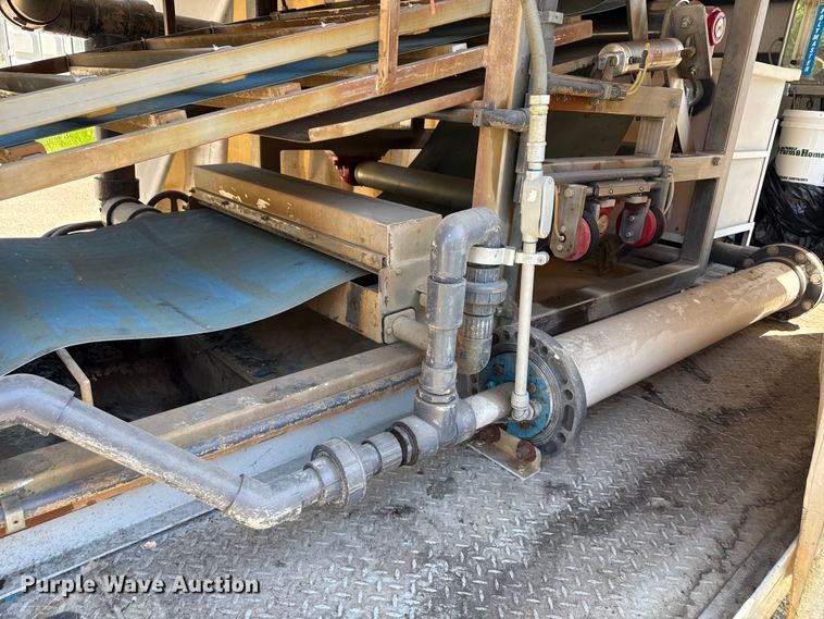 image for item ND9483 1996 ECONOLINE FTXI3200 portable belt press trailer
