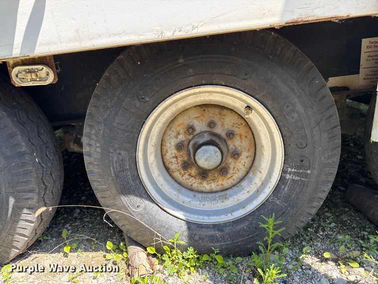 image for item ND9483 1996 ECONOLINE FTXI3200 portable belt press trailer