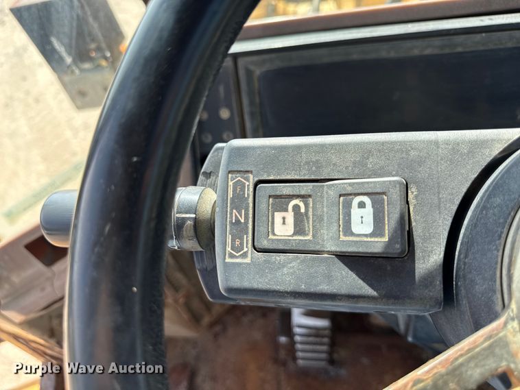 image for item ND9489 1994 Caterpillar 950F2 wheel loader