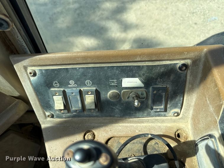 image for item ND9489 1994 Caterpillar 950F2 wheel loader