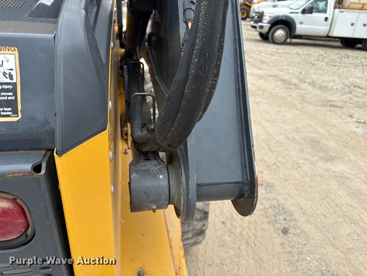 image for item ND9504 2017 John Deere 324E skid steer loader