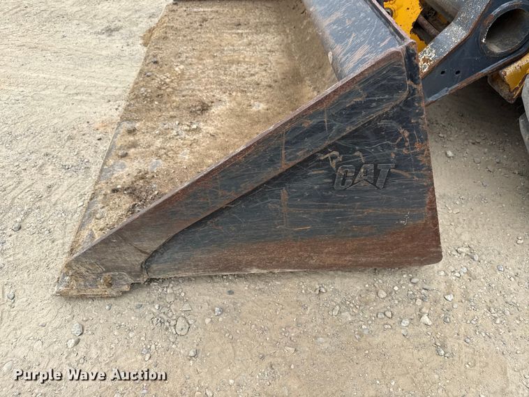 image for item ND9504 2017 John Deere 324E skid steer loader